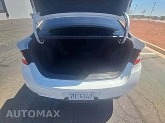 2016 Dodge Dart SXT - miniatura 11
