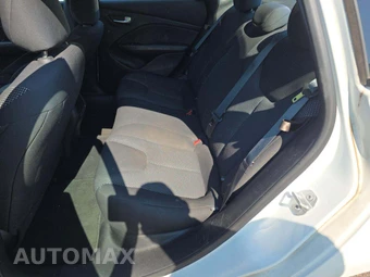 2016 Dodge Dart SXT Sport - miniatura 13