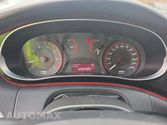 2016 Dodge Dart SXT Sport - miniatura 6