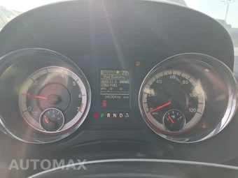 2016 Dodge Grand Caravan R/T 121.2" WB - miniatura 12