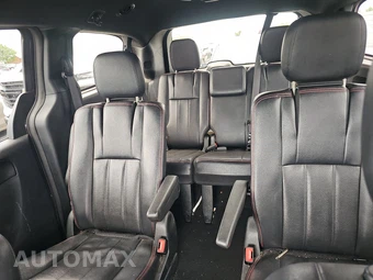 2016 Dodge Grand Caravan R/T 121.2" WB - miniatura 13