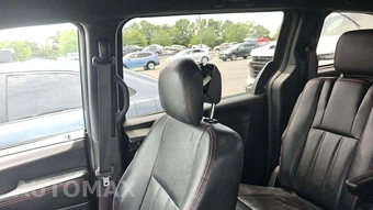 2016 Dodge Grand Caravan R/T 121.2" WB - miniatura 29