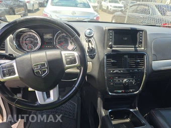 2016 Dodge Grand Caravan R/T 121.2" WB - miniatura 11