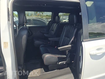 2016 Dodge Grand Caravan R/T 121.2" WB - miniatura 13
