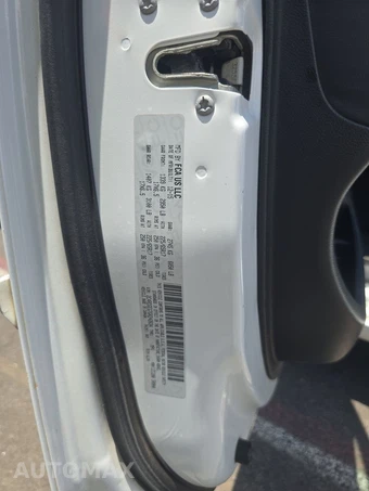 2016 Dodge Grand Caravan R/T 121.2" WB - miniatura 15