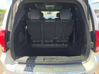 2016 Dodge Grand Caravan R/T 121.2" WB - miniatura 17