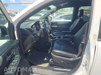 2016 Dodge Grand Caravan R/T 121.2" WB - miniatura 7