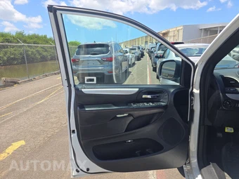 2016 Dodge Grand Caravan R/T 121.2" WB - miniatura 9