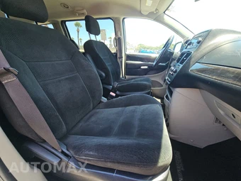 2016 Dodge Grand Caravan SE 121.2" WB - miniatura 8
