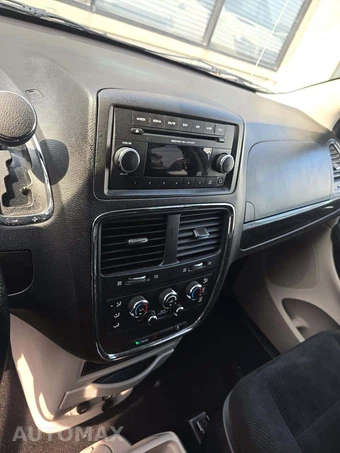 2016 Dodge Grand Caravan SE 121.2" WB - miniatura 10