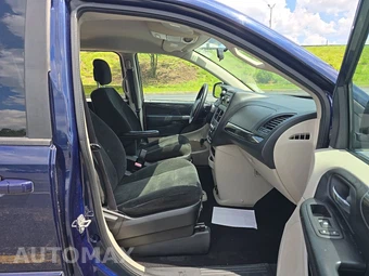 2016 Dodge Grand Caravan SE 121.2" WB - miniatura 8