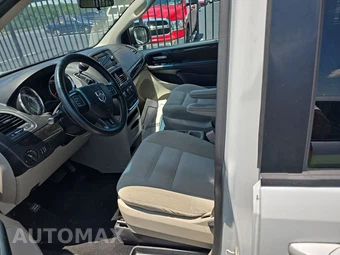 2016 Dodge Grand Caravan SE 121.2" WB - miniatura 7
