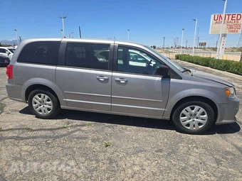 2016 Dodge Grand Caravan SE 121.2" WB - miniatura 4