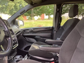 2016 Dodge Grand Caravan SE Plus 121.2" WB - miniatura 29