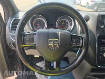 2016 Dodge Grand Caravan SE Plus 121.2" WB - miniatura 10