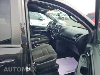 2016 Dodge Grand Caravan SE Plus 121.2" WB - miniatura 14