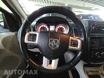 2016 Dodge Grand Caravan SXT 121.2" WB – miniatura 10