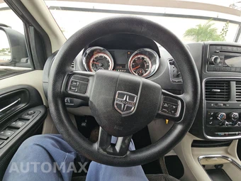 2016 Dodge Grand Caravan SXT 121.2" WB – miniatura 10