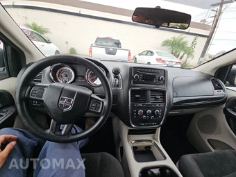 2016 Dodge Grand Caravan SXT 121.2" WB – miniatura 11