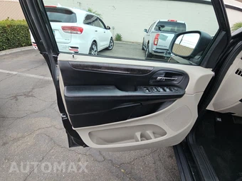 2016 Dodge Grand Caravan SXT 121.2" WB – miniatura 9