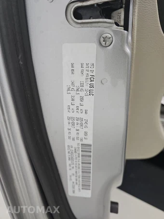 2016 Dodge Grand Caravan SXT 121.2" WB – miniatura 15