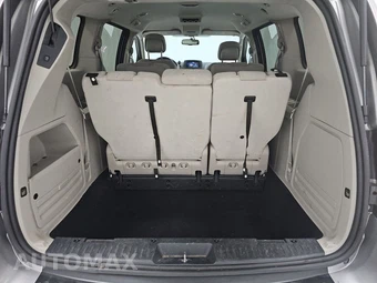 2016 Dodge Grand Caravan SXT 121.2" WB – miniatura 17