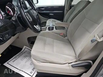 2016 Dodge Grand Caravan SXT 121.2" WB – miniatura 7