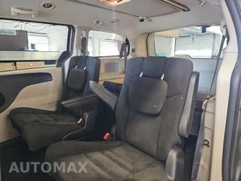 2016 Dodge Grand Caravan SXT 121.2" WB – miniatura 13