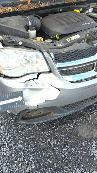 2016 Dodge Grand Caravan SXT 121.2" WB – miniatura 35