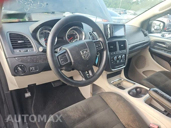 2016 Dodge Grand Caravan SXT 121.2" WB – miniatura 11