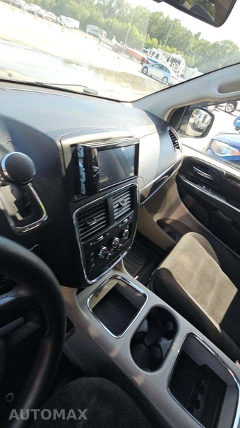 2016 Dodge Grand Caravan SXT 121.2" WB – miniatura 23