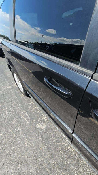 2016 Dodge Grand Caravan SXT 121.2" WB – miniatura 24