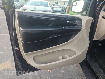 2016 Dodge Grand Caravan SXT 121.2" WB – miniatura 9