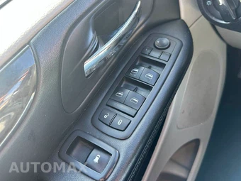 2016 Dodge Grand Caravan SXT 121.2" WB – miniatura 15