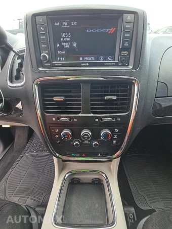 2016 Dodge Grand Caravan SXT 121.2" WB – miniatura 11