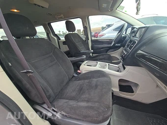 2016 Dodge Grand Caravan SXT 121.2" WB – miniatura 8