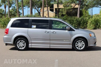 2016 Dodge Grand Caravan SXT 121.2" WB - miniatura 10