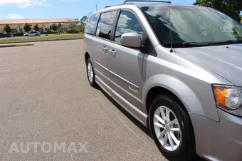 2016 Dodge Grand Caravan SXT 121.2" WB - miniatura 11