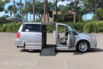 2016 Dodge Grand Caravan SXT 121.2" WB - miniatura 22