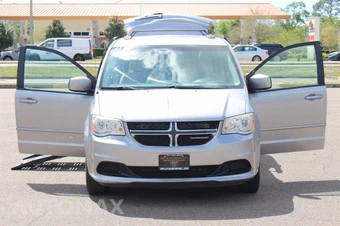 2016 Dodge Grand Caravan SXT 121.2" WB - miniatura 23