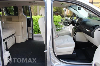 2016 Dodge Grand Caravan SXT 121.2" WB - miniatura 30