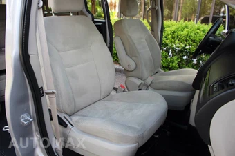2016 Dodge Grand Caravan SXT 121.2" WB - miniatura 32
