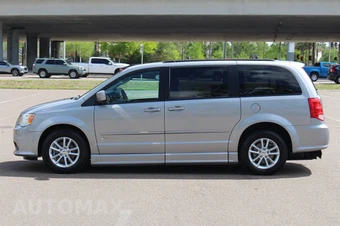 2016 Dodge Grand Caravan SXT 121.2" WB - miniatura 6