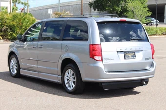 2016 Dodge Grand Caravan SXT 121.2" WB - miniatura 7