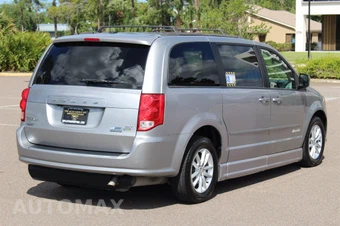 2016 Dodge Grand Caravan SXT 121.2" WB - miniatura 9