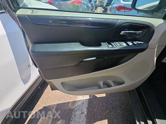 2016 Dodge Grand Caravan SXT 121.2" WB - miniatura 9