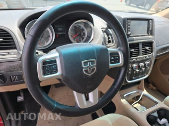 2016 Dodge Grand Caravan SXT 121.2" WB – miniatura 10