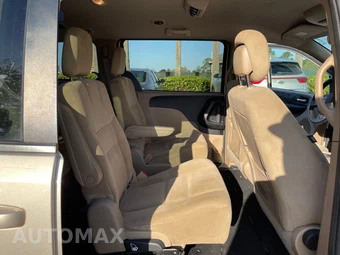 2016 Dodge Grand Caravan SXT - miniatura 12