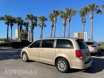 2016 Dodge Grand Caravan SXT - miniatura 3