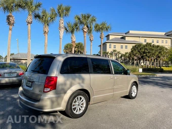 2016 Dodge Grand Caravan SXT - miniatura 4